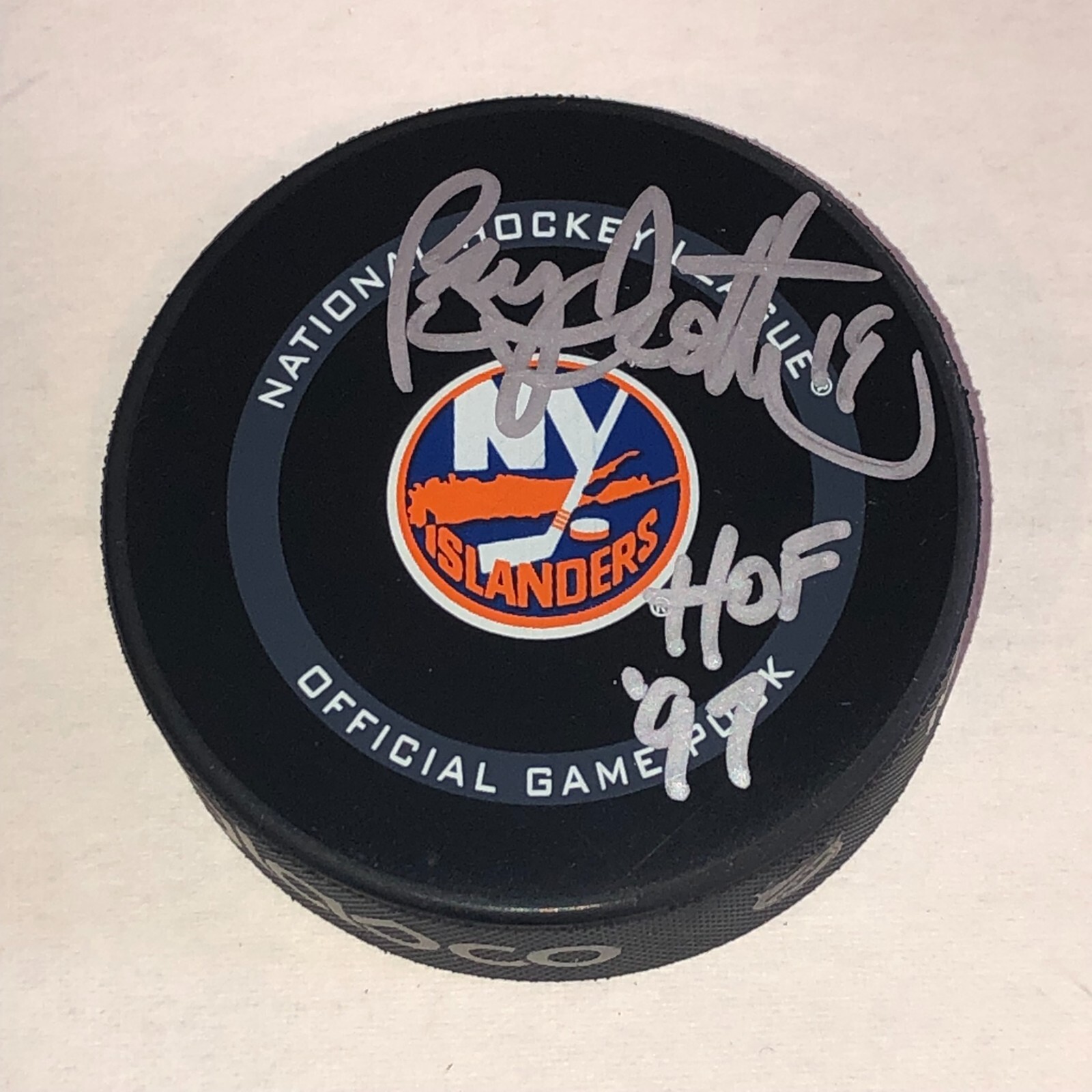 BRYAN TROTTIER Signed NY Islanders Official GAME Puck Beckett BAS w/ HOF Inscrip