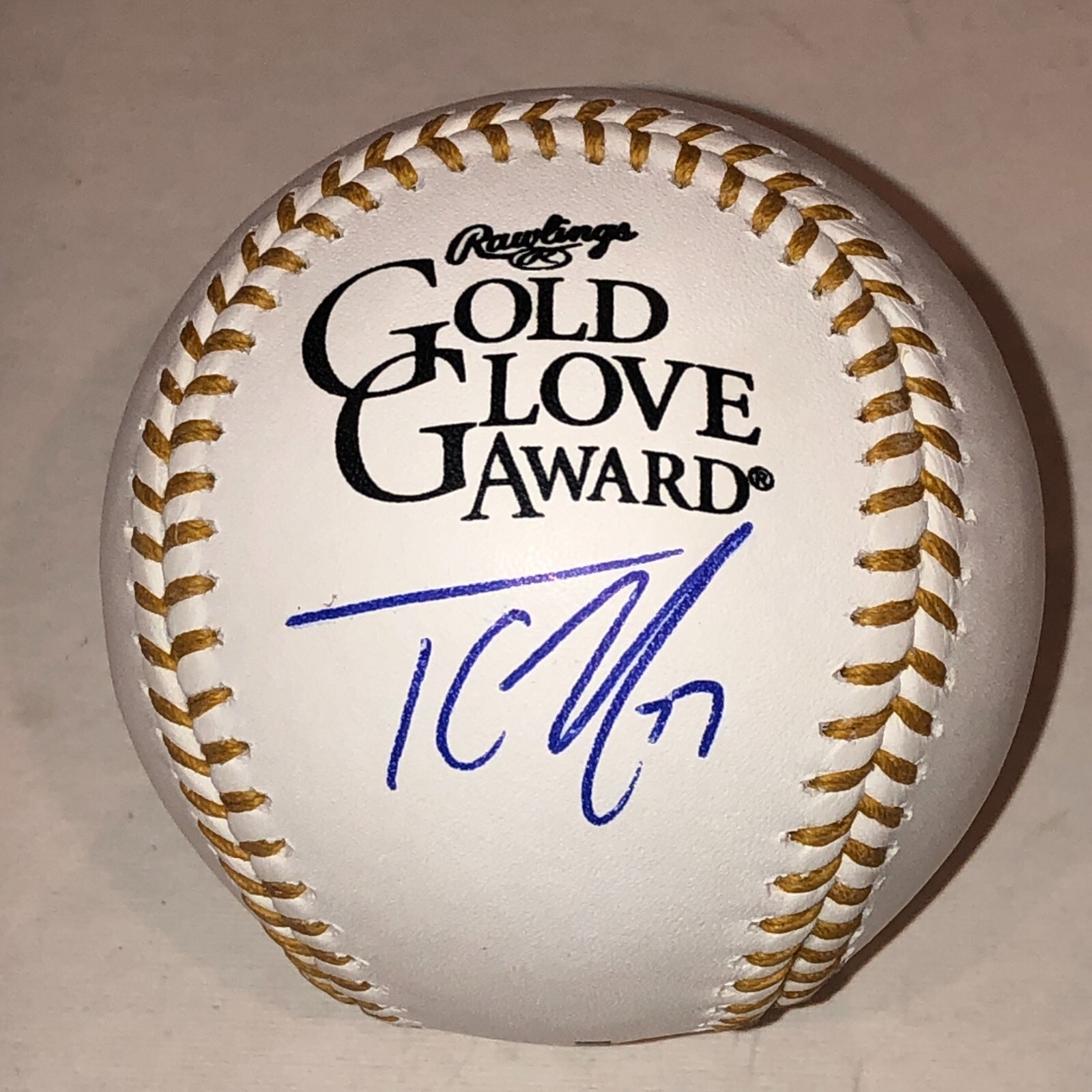 TYLER O'NEILL (Cardinals) Signed Official GOLD GLOVE Baseball Beckett Auth (BAS)