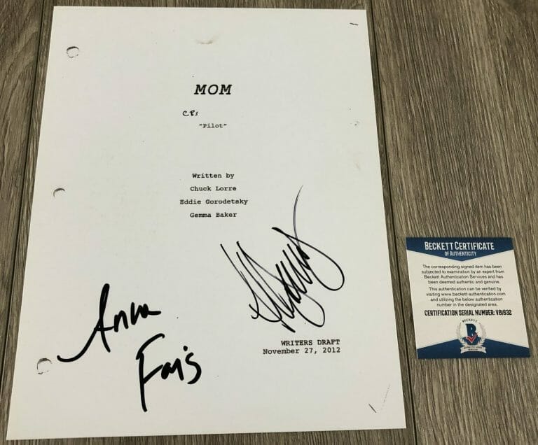 ANNA FARIS & ALLISON JANNEY SIGNED MOM PILOT SCRIPT w/EXACT PROOF