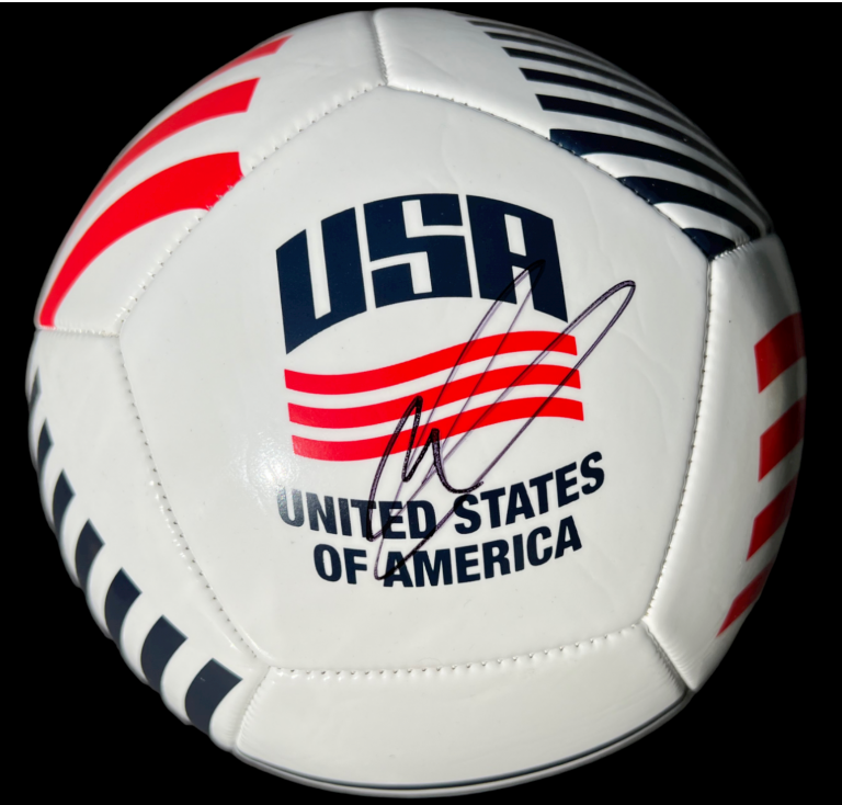 CHRISTIAN PULISIC SIGNED USA NATIONAL TEAM SOCCER BALL 2022 WORLD CUP USMNT JSA COLLECTIBLE MEMORABILIA