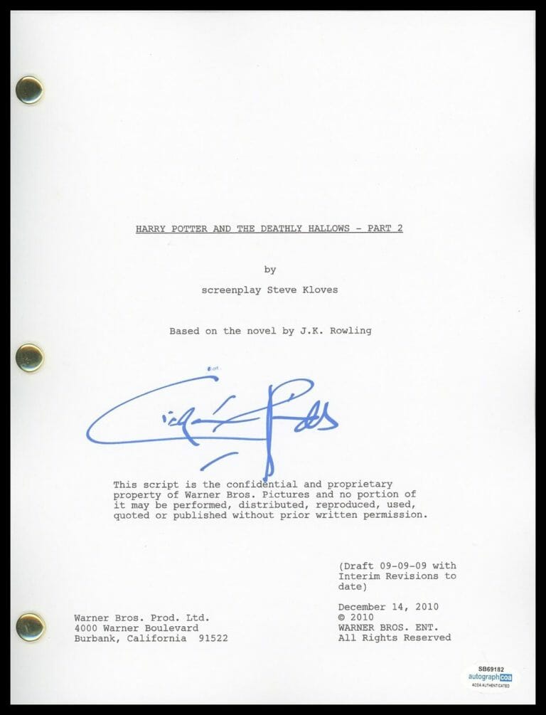 CIARAN HINDS “HARRY POTTER AND THE DEATHLY HALLOWS 2” SIGNED SCRIPT SCREENPLAY COLLECTIBLE MEMORABILIA