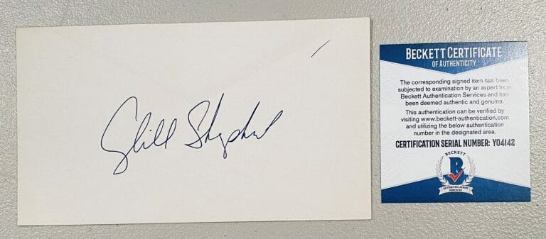 CYBILL SHEPHERD SIGNED AUTOGRAPHED 3.5 X 6.5 ENVELOPE BAS BECKETT MOONLIGHTING
 COLLECTIBLE MEMORABILIA