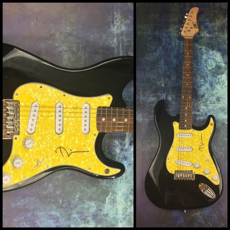 GFA SEXY POP STAR HABITS * TOVE LO * SIGNED ELECTRIC GUITAR PROOF COA COLLECTIBLE MEMORABILIA