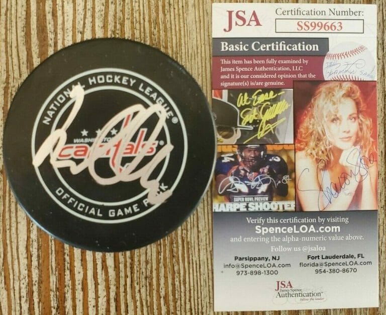 LARS ELLER SIGNED OFFICIAL NHL GAME PUCK W/ JSA COA #SS99663 WASHINGTON CAPITALS COLLECTIBLE MEMORABILIA