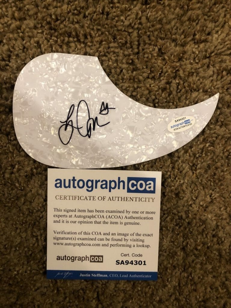 LIZ COOPER STAMPEDE SIGNED AUTOGRAPH ACOUSTIC PICKGUARD GUITAR ACOA COA COLLECTIBLE MEMORABILIA