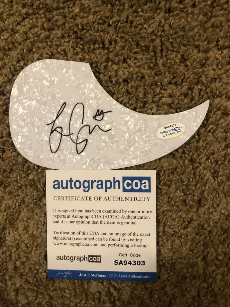 LIZ COOPER STAMPEDE SIGNED AUTOGRAPH ACOUSTIC PICKGUARD GUITAR ACOA COA COLLECTIBLE MEMORABILIA