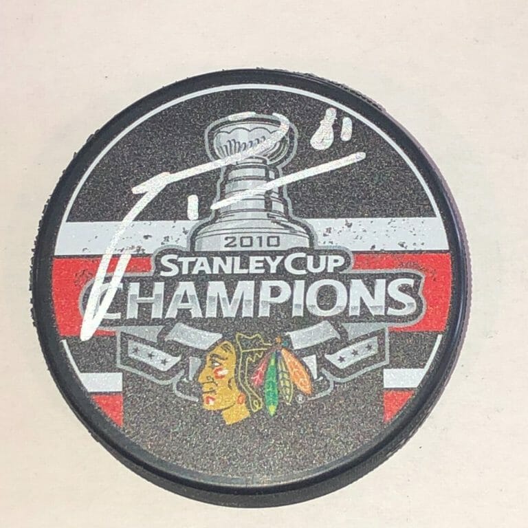 MARIAN HOSSA (BLACKHAWKS) SIGNED 2010 STANLEY CUP CHAMPS PUCK BECKETT BAS COLLECTIBLE MEMORABILIA