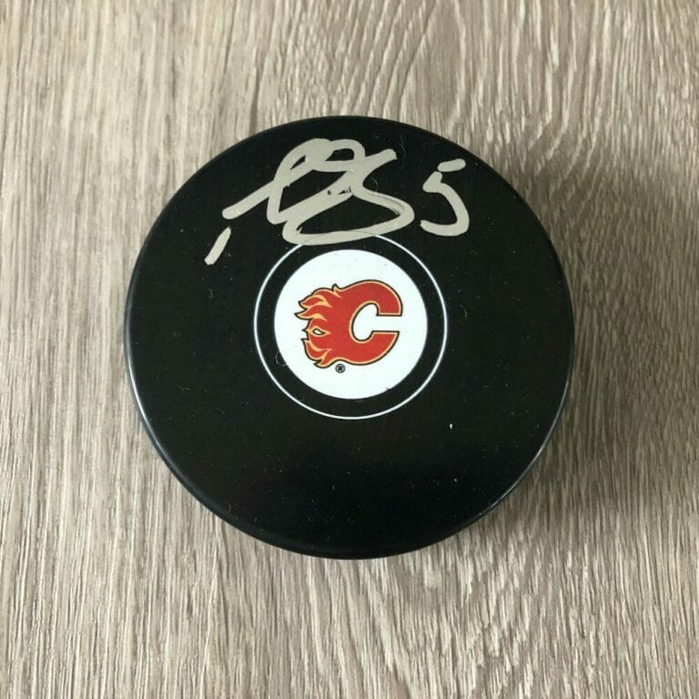 MARK GIORDANO SIGNED AUTOGRAPH CALGARY FLAMES LOGO PUCK A W/PROOF
 COLLECTIBLE MEMORABILIA
