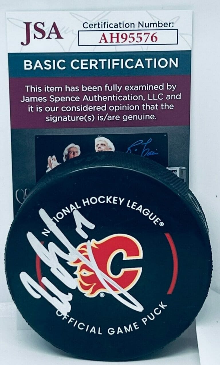 MILAN LUCIC SIGNED CALGARY FLAMES OFFICIAL GAME PUCK AUTOGRAPHED JSA COLLECTIBLE MEMORABILIA