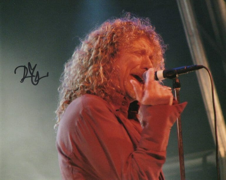 ROBERT PLANT SIGNED AUTOGRAPH 8X10 PHOTO – LED ZEPPELIN ICON, PRESENCE W/ JSA COLLECTIBLE MEMORABILIA