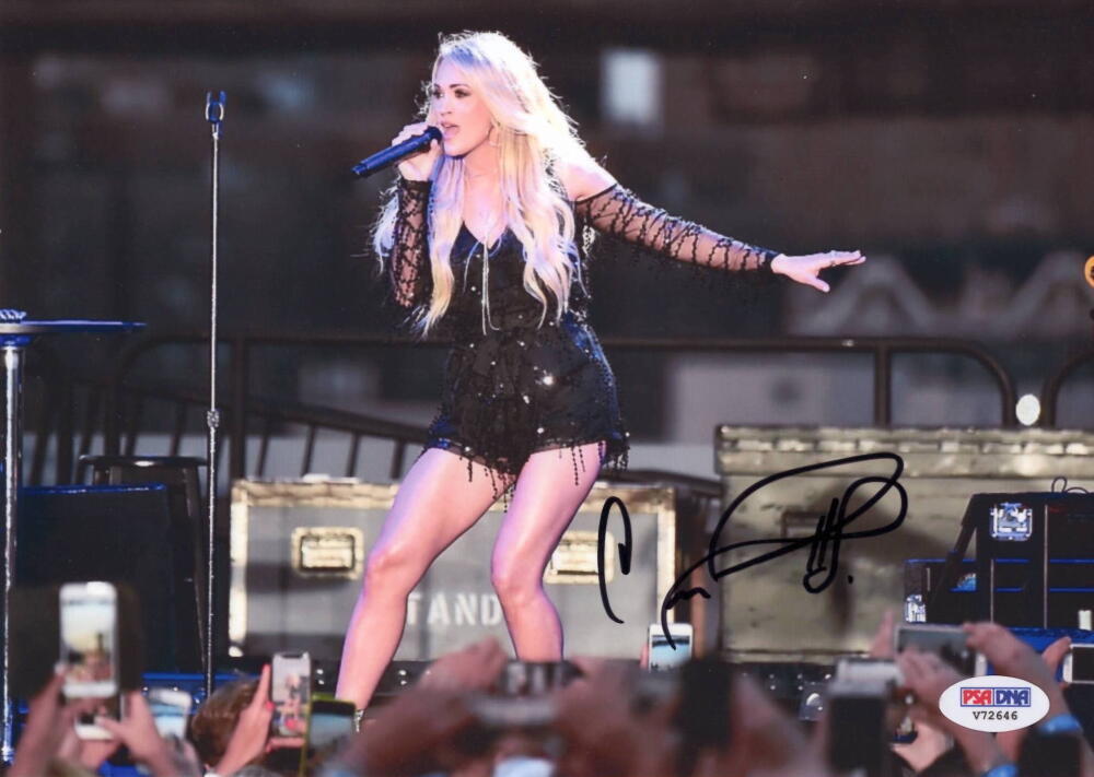 Carrie Underwood Signed Autograph 7x10 Photo - Some Hearts Carnival Ride PSA COA
