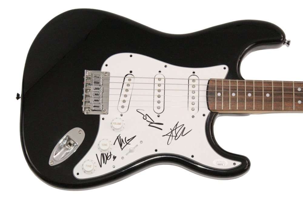 Maneskin Full Band x4 Signed Autograph Fender Electric Guitar Eurovision w/ JSA

