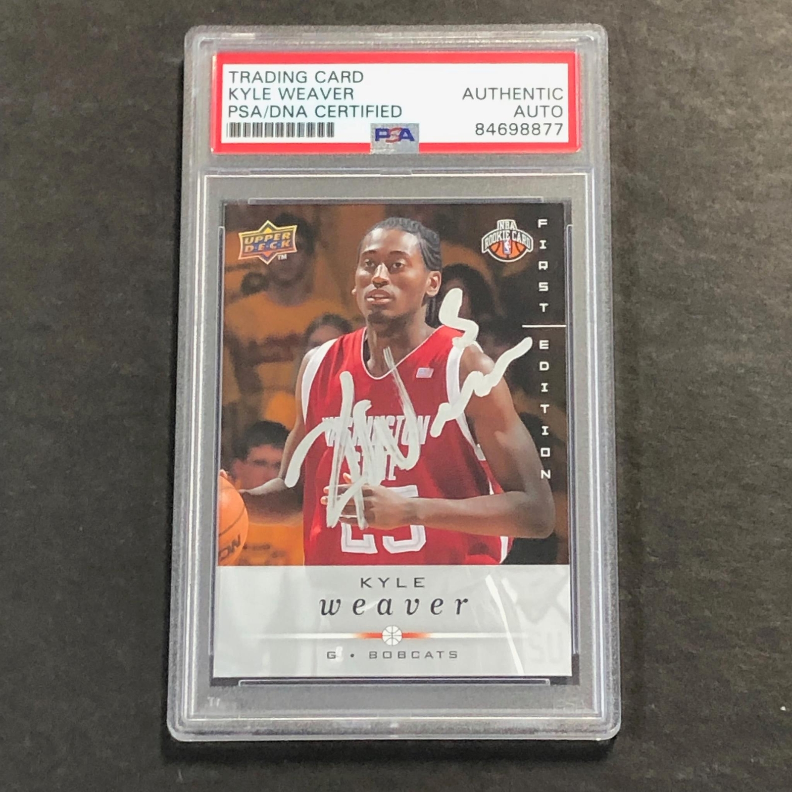 2008-09 UPPER DECK #248 KYLE WEAVER Signed Card AUTO PSA Slabbed RC Bobcats
