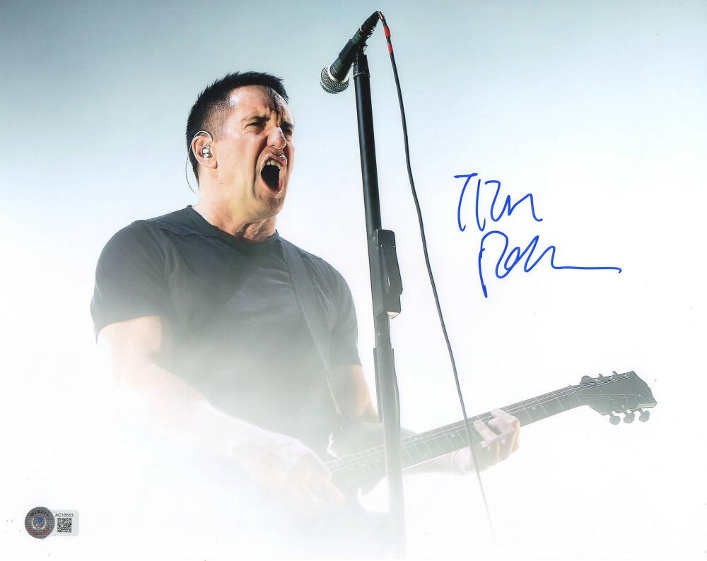 TRENT REZNOR SIGNED 11X14 PHOTO NINE INCH NAILS NIN AUTHENTIC AUTOGRAPH BECKETT
