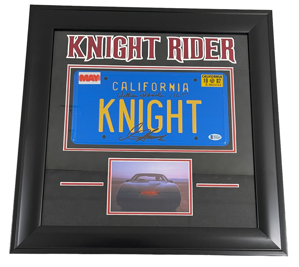 DAVID HASSELHOFF WILLIAM DANIELS SIGNED KNIGHT RIDER FRAMED LICENSE PLATE BAS
