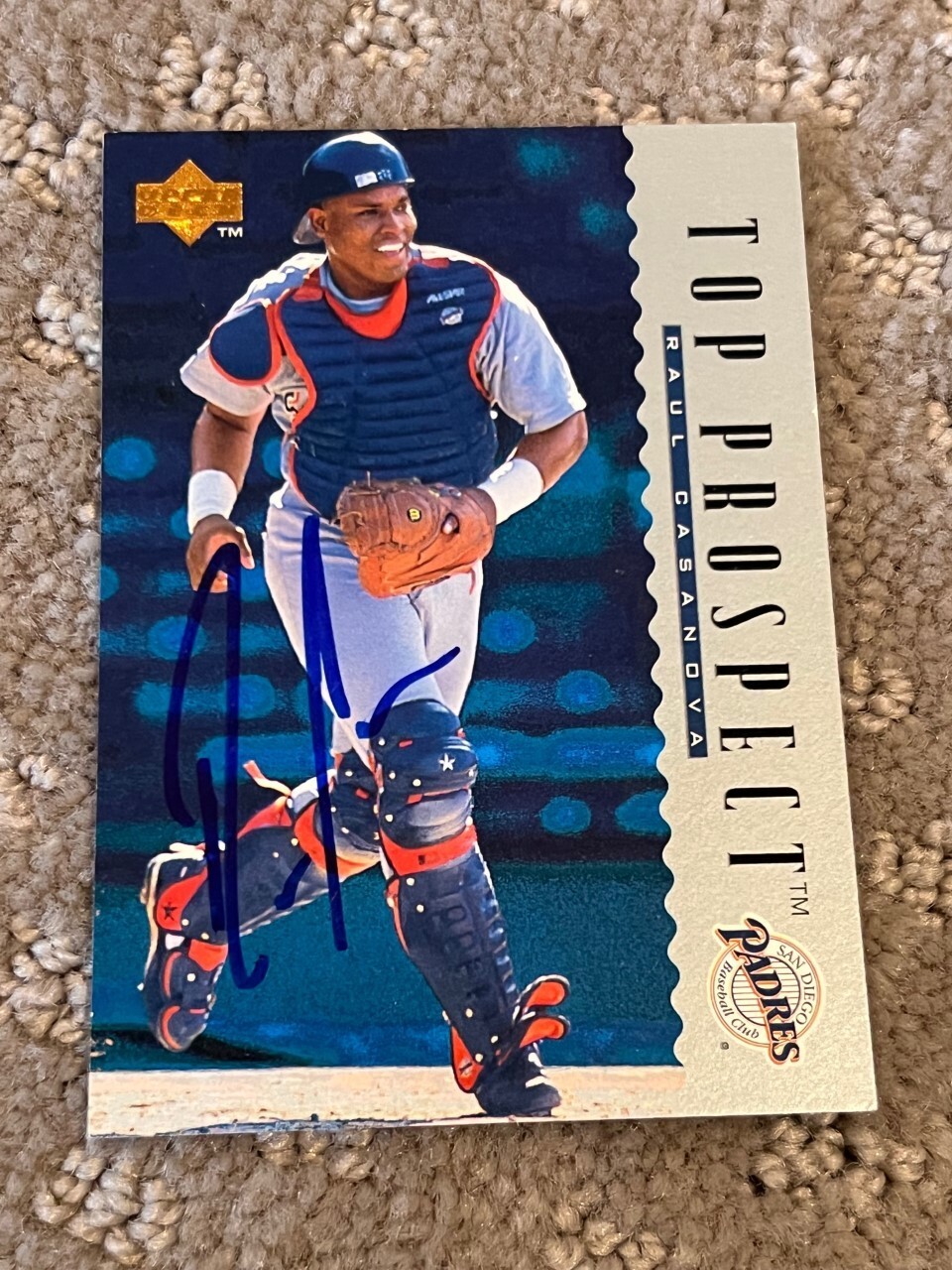 Raul Casanova signed autographed Card (San Diego Padres) 1995 Upper Deck #11
