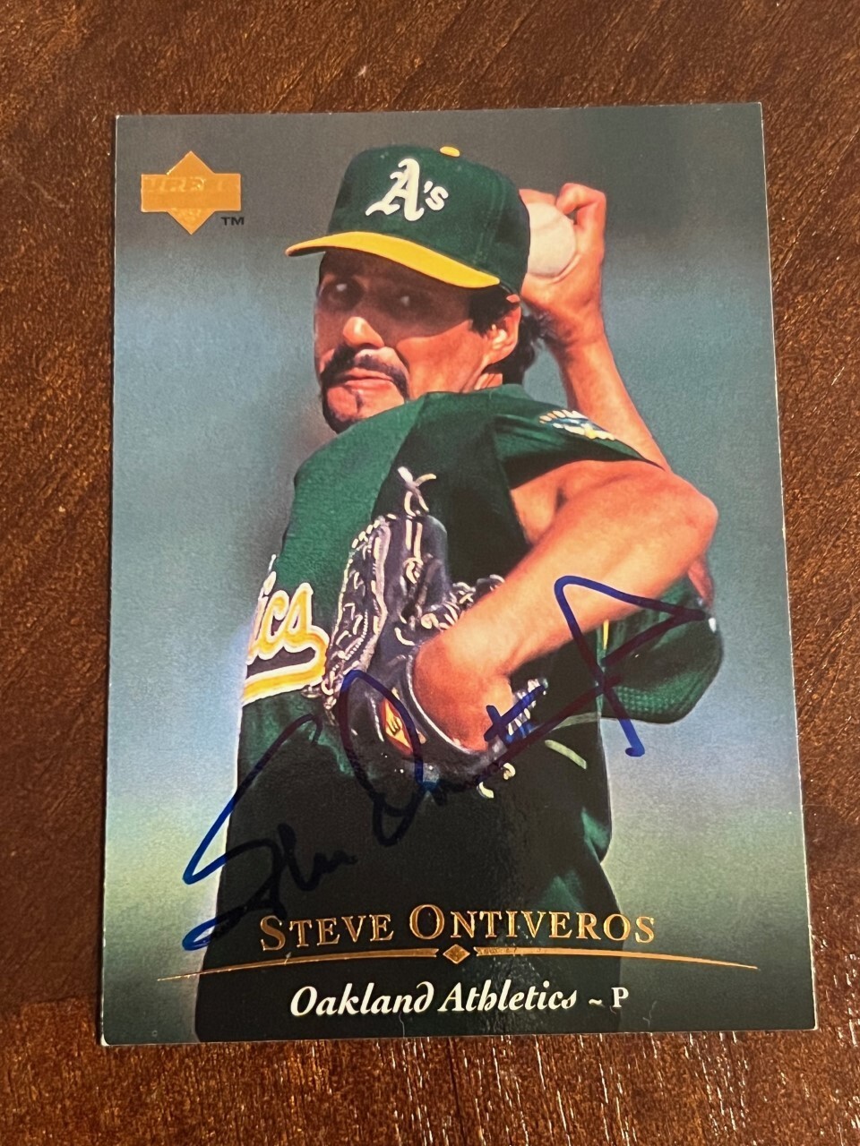 Steve Ontiveros signed autographed Card Oakland Athletics 1995 Upper Deck #32
