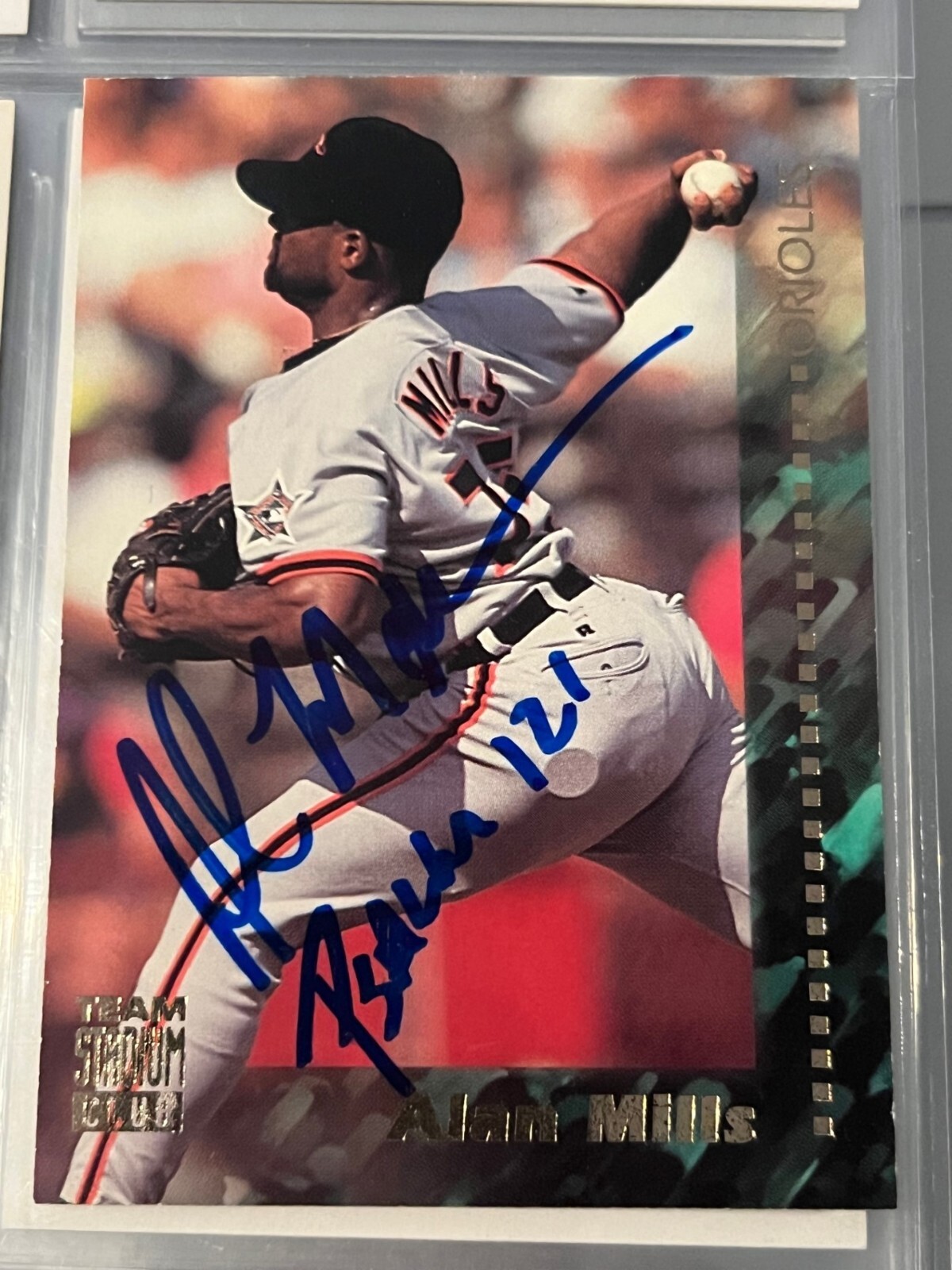 Alan Mills signed autographed 1994 Stadium Club Team Orioles Card #277
