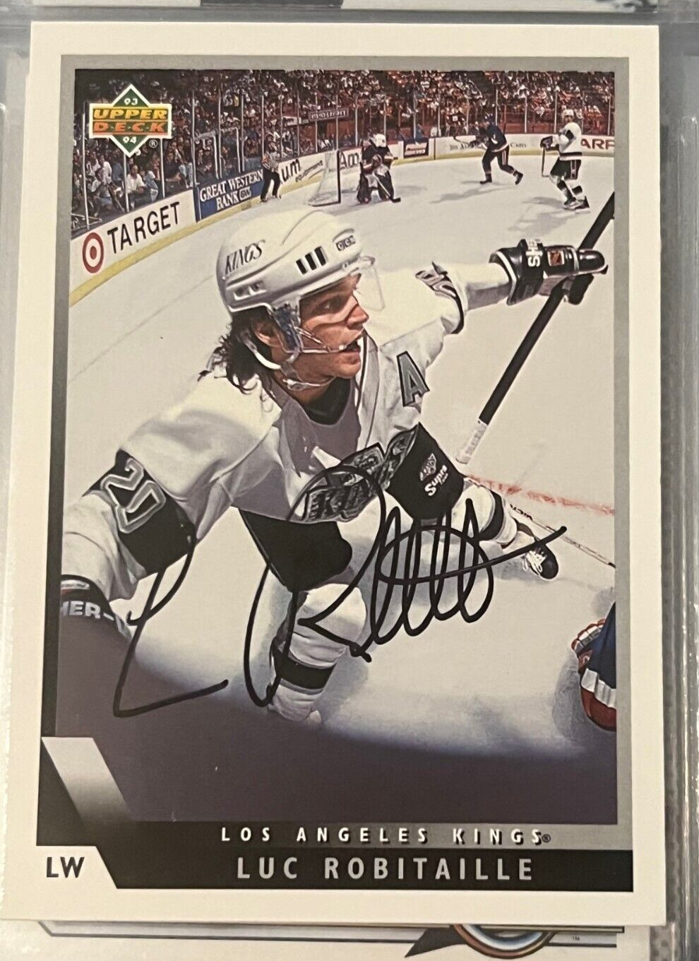 LUC ROBITAILLE SIGNED AUTOGRAPHED 1993-94 UPPER DECK CARD LOS ANGELES KINGS COLLECTIBLE MEMORABILIA