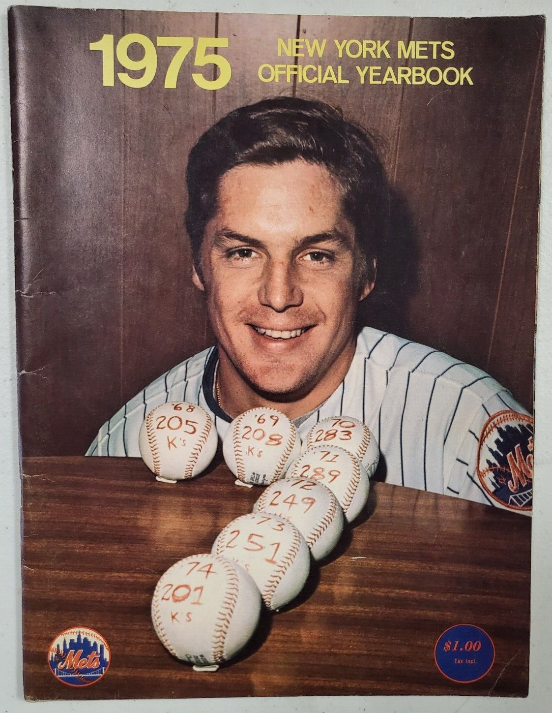 VINTAGE MLB BASEBALL 1975 NEW YORK METS OFFICIAL YEARBOOK PROGRAM TOM SEAVER COLLECTIBLE MEMORABILIA