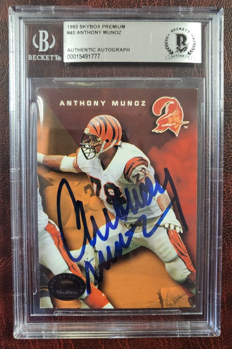 1993 SKYBOX PREMIUM ANTHONY MUNOZ SIGNED AUTOGRAPH #45 CARD BECKETT AUTH
