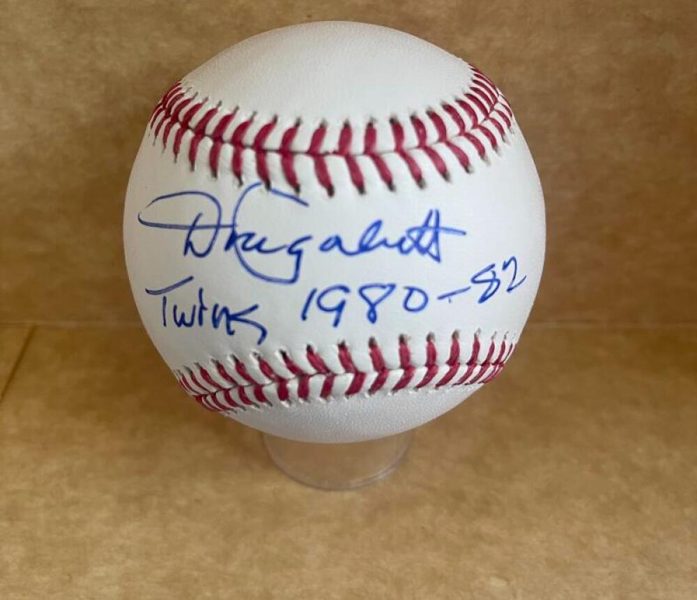 DOUG CORBETTT TWINS 1980-82 SIGNED AUTO M.L .BASEBALL BECKETT AUTHENTICATED
