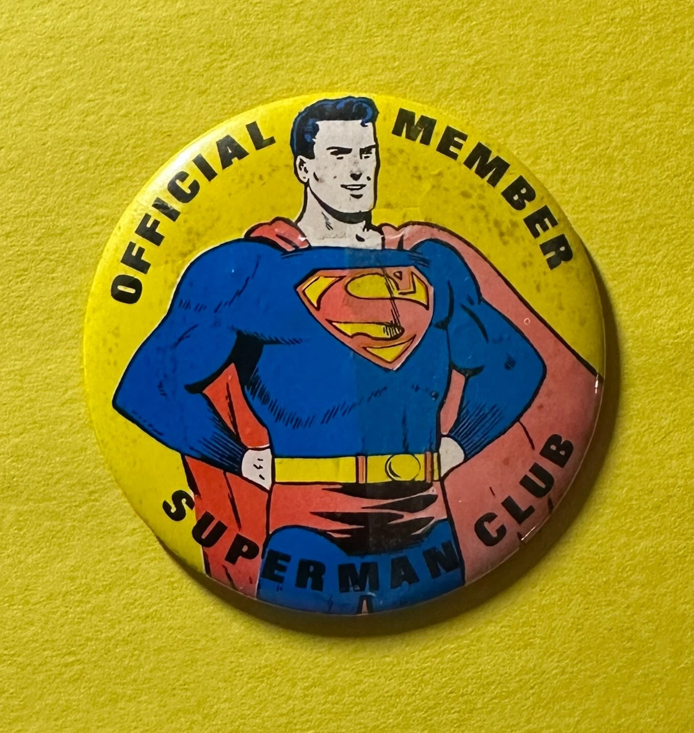 VINTAGE 1966 OFFICIAL MEMBER SUPERMAN CLUB PIN
