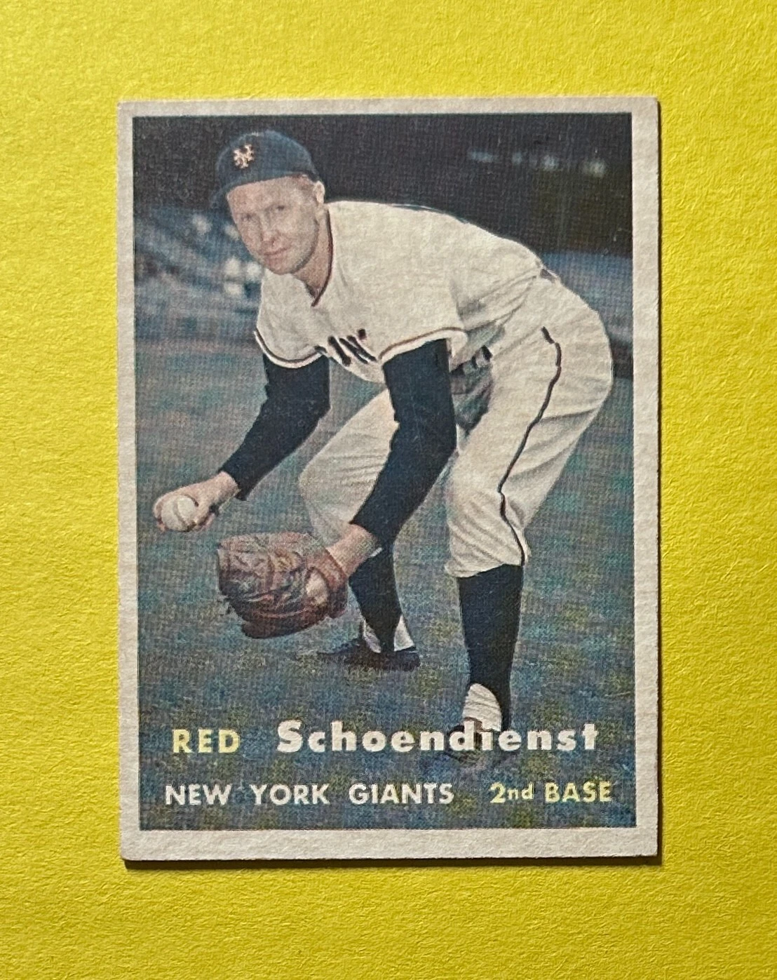 1957 TOPPS RED SCHOENDIENST #154 GIANTS
