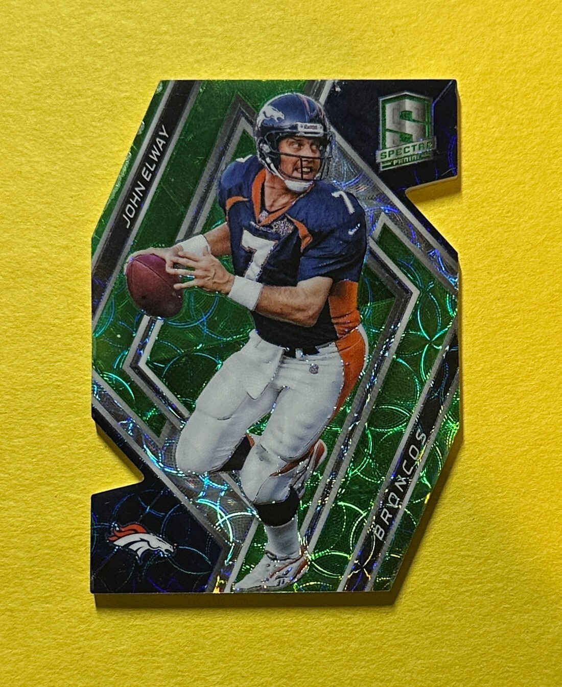 2016 PANINI SPECTRA JOHN ELWAY GREEN SCOPE DIE CUT /25 #17 BRONCOS

