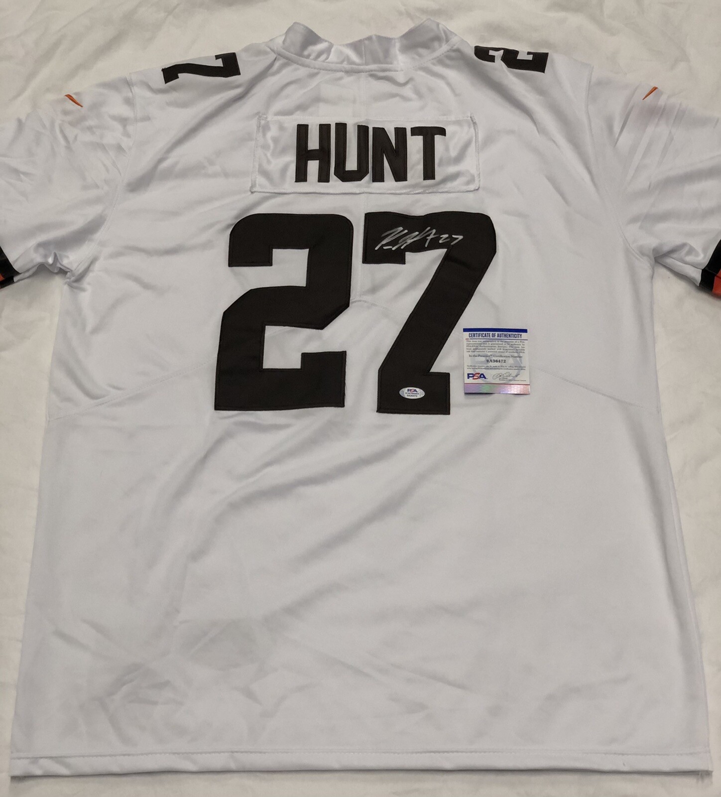 Kareem Hunt Signed Autographed Cleveland Browns Jersey Dawg Pound Psa/Dna
