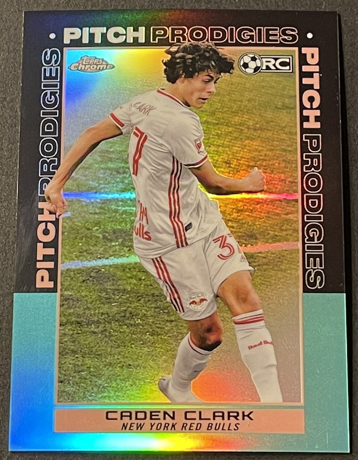2021 TOPPS CHROME MLS PITCH RODIGIES AQUA REFRACTOR #062/299 ROOKIE CADEN CLARK
