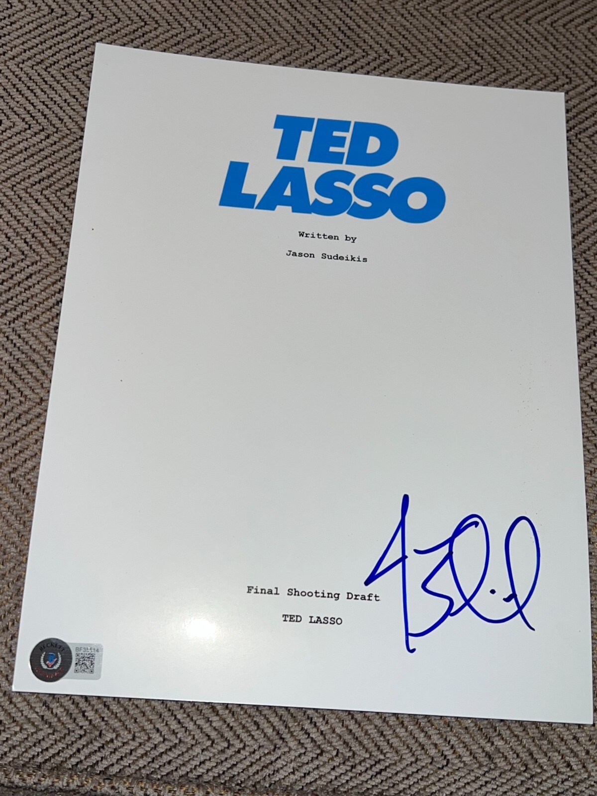 JASON SUDEIKIS SIGNED AUTOGRAPH TELEVISION SCRIPT TED LASSO APPLE BECKETT BAS
