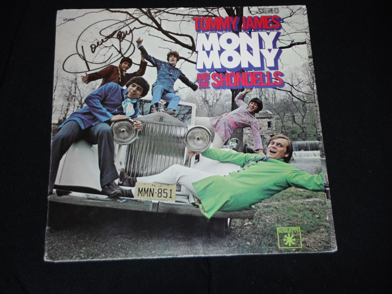 TOMMY JAMES AND THE SHONDELLS SIGNED MONY MONY VINYL ALBUM
