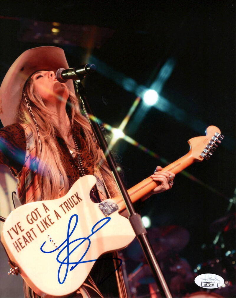 Lainey Wilson Signed Autograph 8x10 Photo - Country Music Bombshell w/ JSA COA
