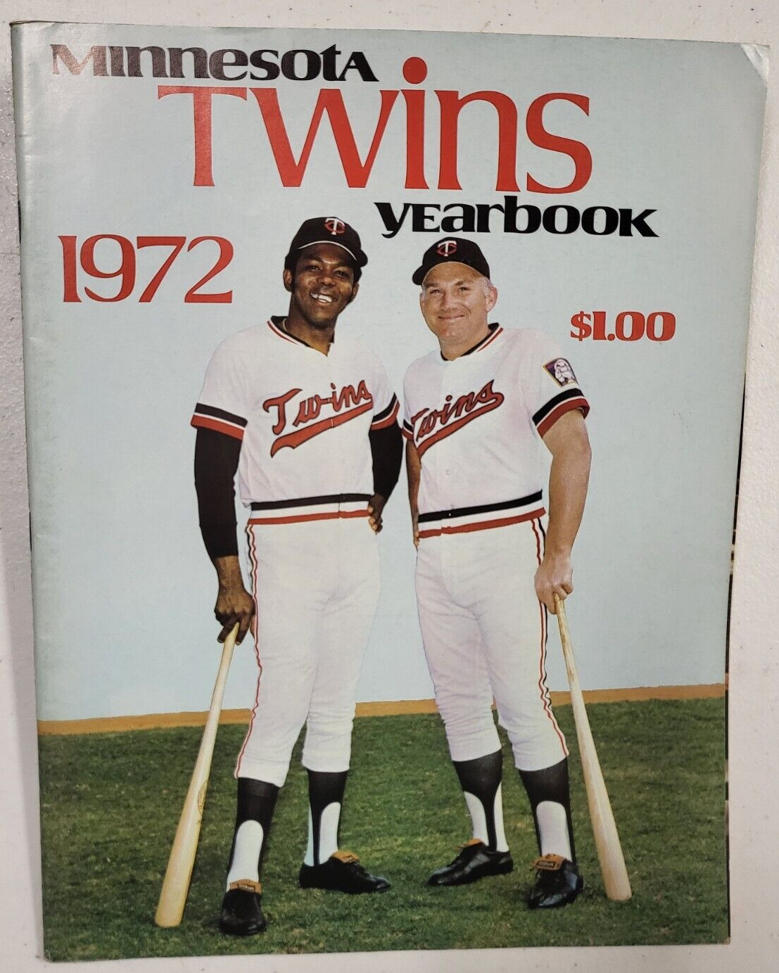 VINTAGE MLB BASEBALL MINNESOTA TWINS 1972 YEARBOOK PROGRAM RARE COLLECTIBLE MEMORABILIA