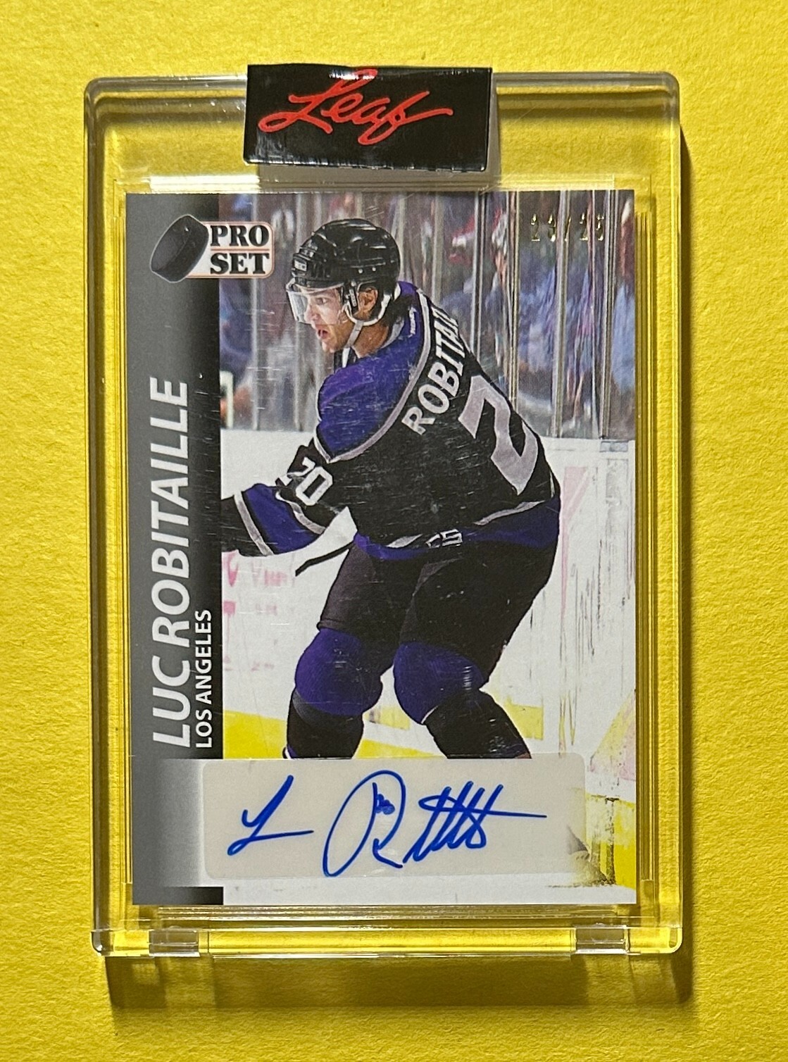 2021 LEAF PRO SET HOCKEY LUC ROBITAILLE AUTO /25 #A92-LR1
