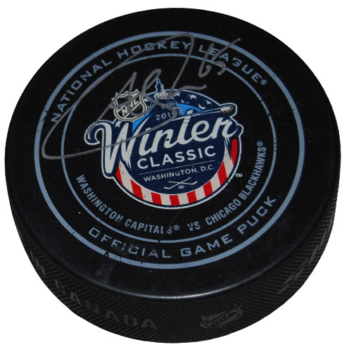 ANDREW SHAW signed (2015 WINTER CLASSIC) Chicago Blackhawks puck BAS BJ036542
