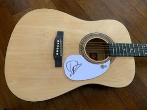 DAVE GROHL FOO FIGHTERS SIGNED AUTOGRAPHED ACOUSTIC GUITAR BAS BECKETT CERTIFIED
 COLLECTIBLE MEMORABILIA