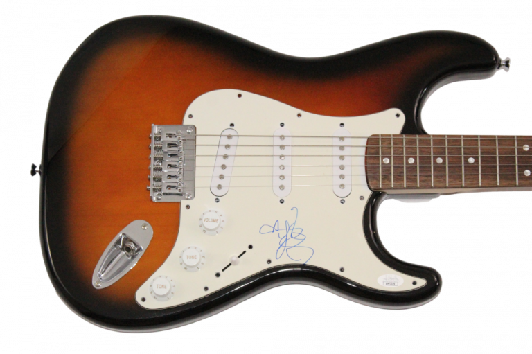 LAINEY WILSON SIGNED AUTOGRAPH FENDER ELECTRIC GUITAR – YELLOWSTONE STAR JSA COA
 COLLECTIBLE MEMORABILIA