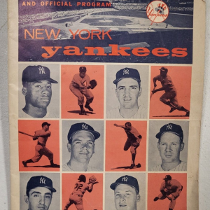 VINTAGE MLB BASEBALL NY NEW YORK YANKEES 1965 OFFICIAL PROGRAM & USED SCORECARD
Opens in a new window or tab