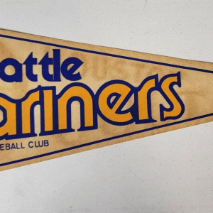 VINTAGE MLB SEATTLE MARINERS BASEBALL CLUB PENNANT FLAG RARE
Opens in a new window or tab