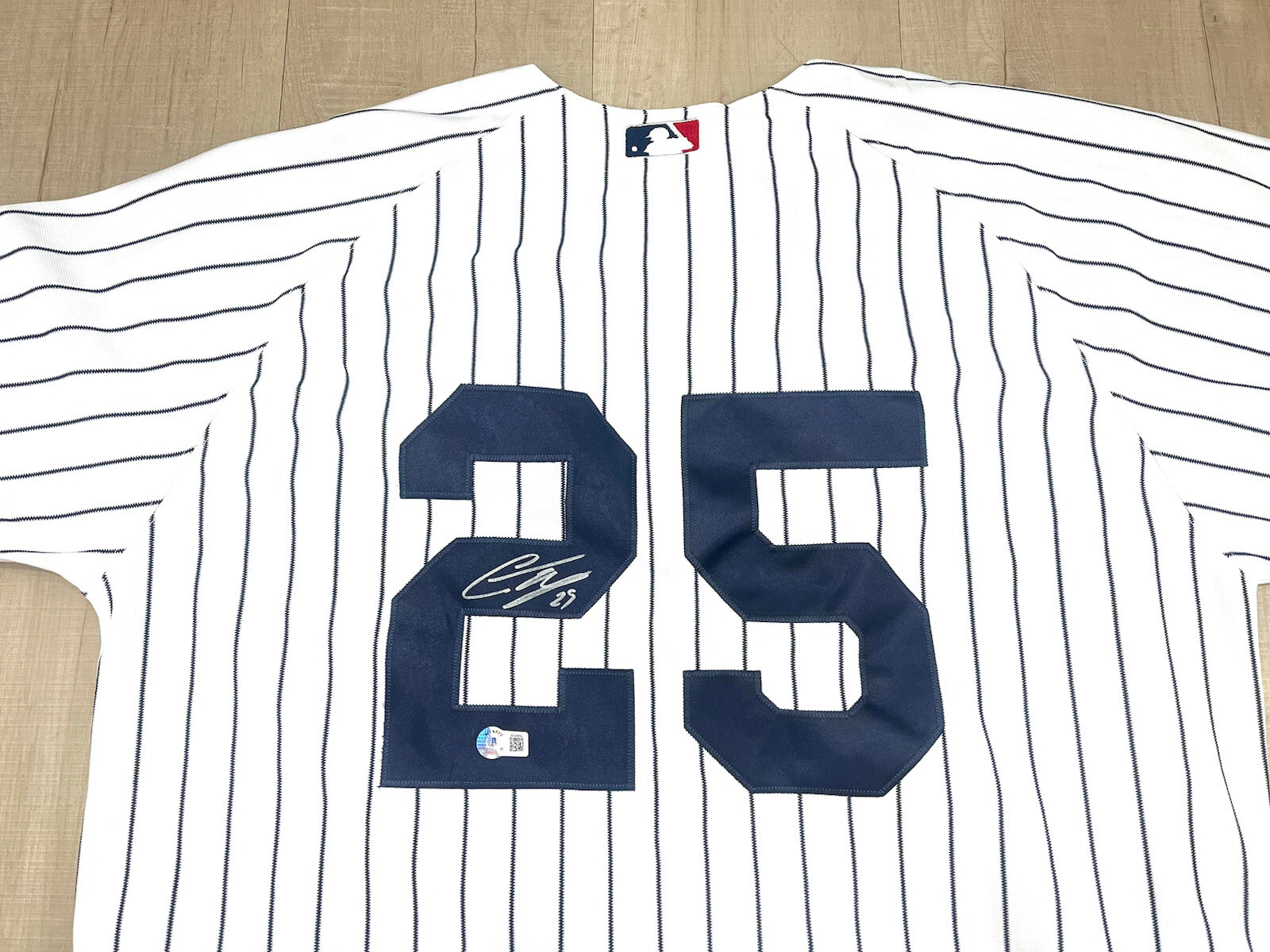 GLEYBER TORRES HAND SIGNED NEW YORK YANKEES JERSEY BECKETT BAS CERT

