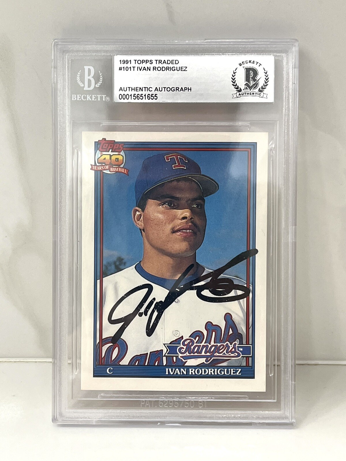 Ivan Rodriguez Hand Signed 1991 Bowman Rookie Card Texas Rangers HOF Beckett #1
