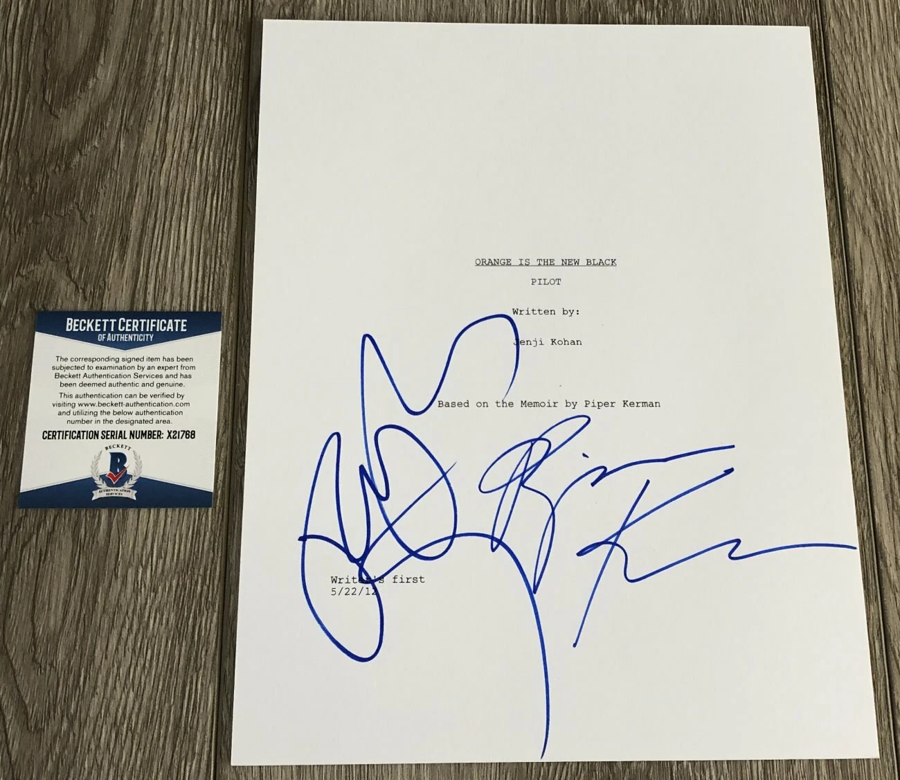 TAYLOR SCHILLING PIPER KERMAN SIGNED ORANGE IS THE NEW BLACK SCRIPT w/PROOF COA
