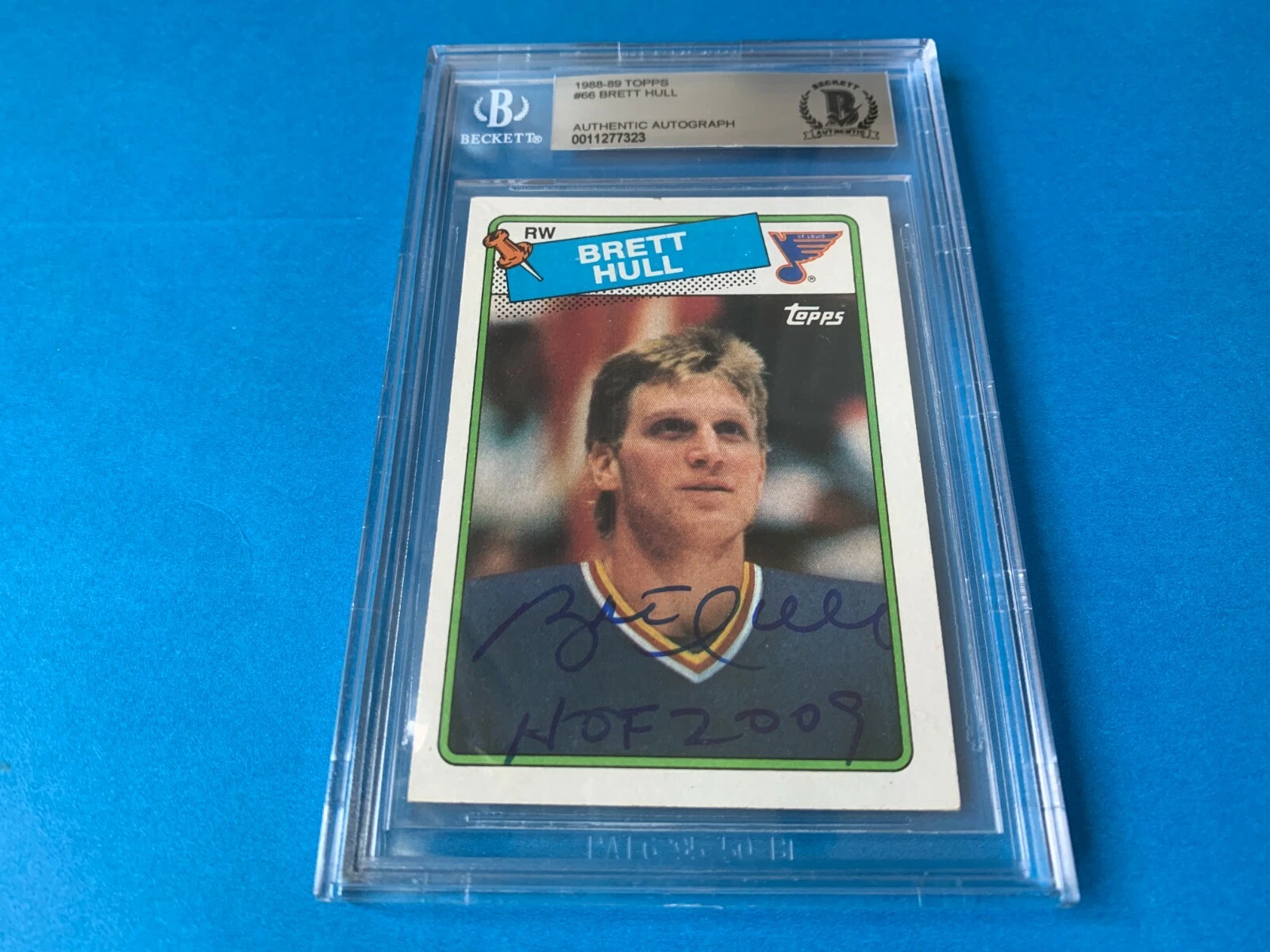Brett Hull Blues HOF 1988-89 Topps Rookie Card Signed Auto Beckett SLABBED BAS
