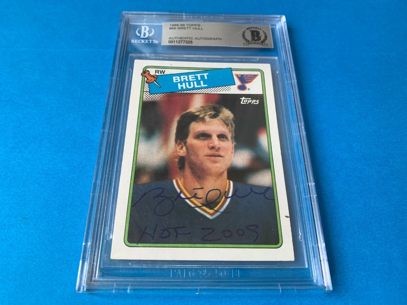 Brett Hull Blues HOF 1988-89 Topps Rookie Card Signed Auto Beckett SLABBED BAS
