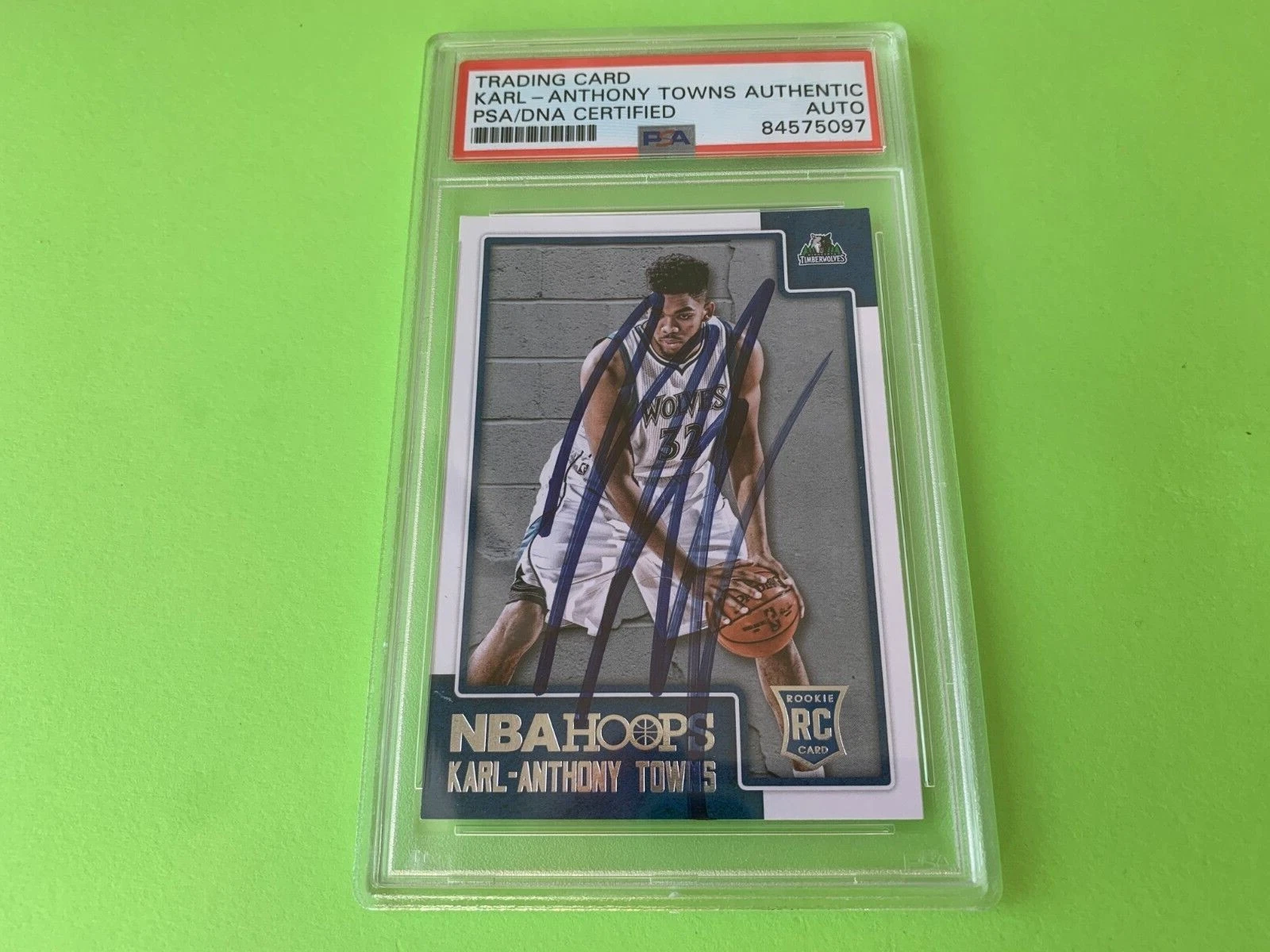 Karl-Anthony Towns 2015 Panini NBA Hoops Rookie Card Signed Auto PSA/DNA Slabbed
