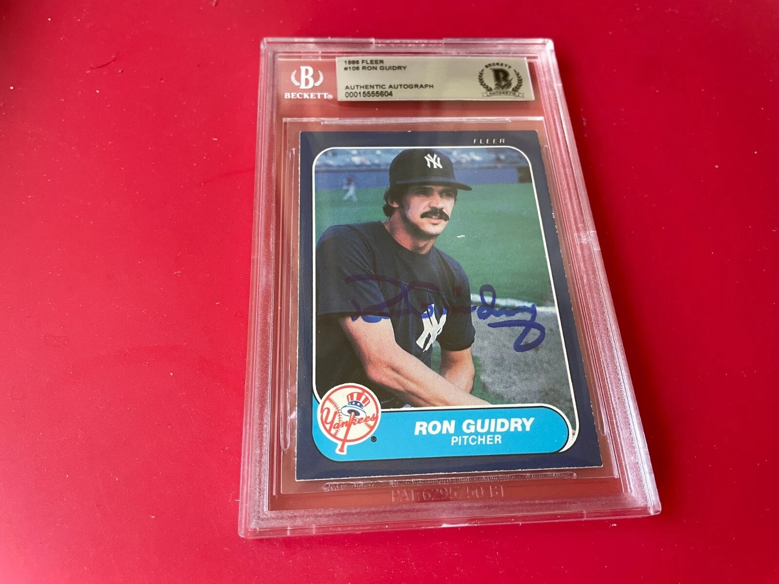 Ron Guidry Yankees 1986 Fleer Card Signed Auto Beckett BAS Slabbed
