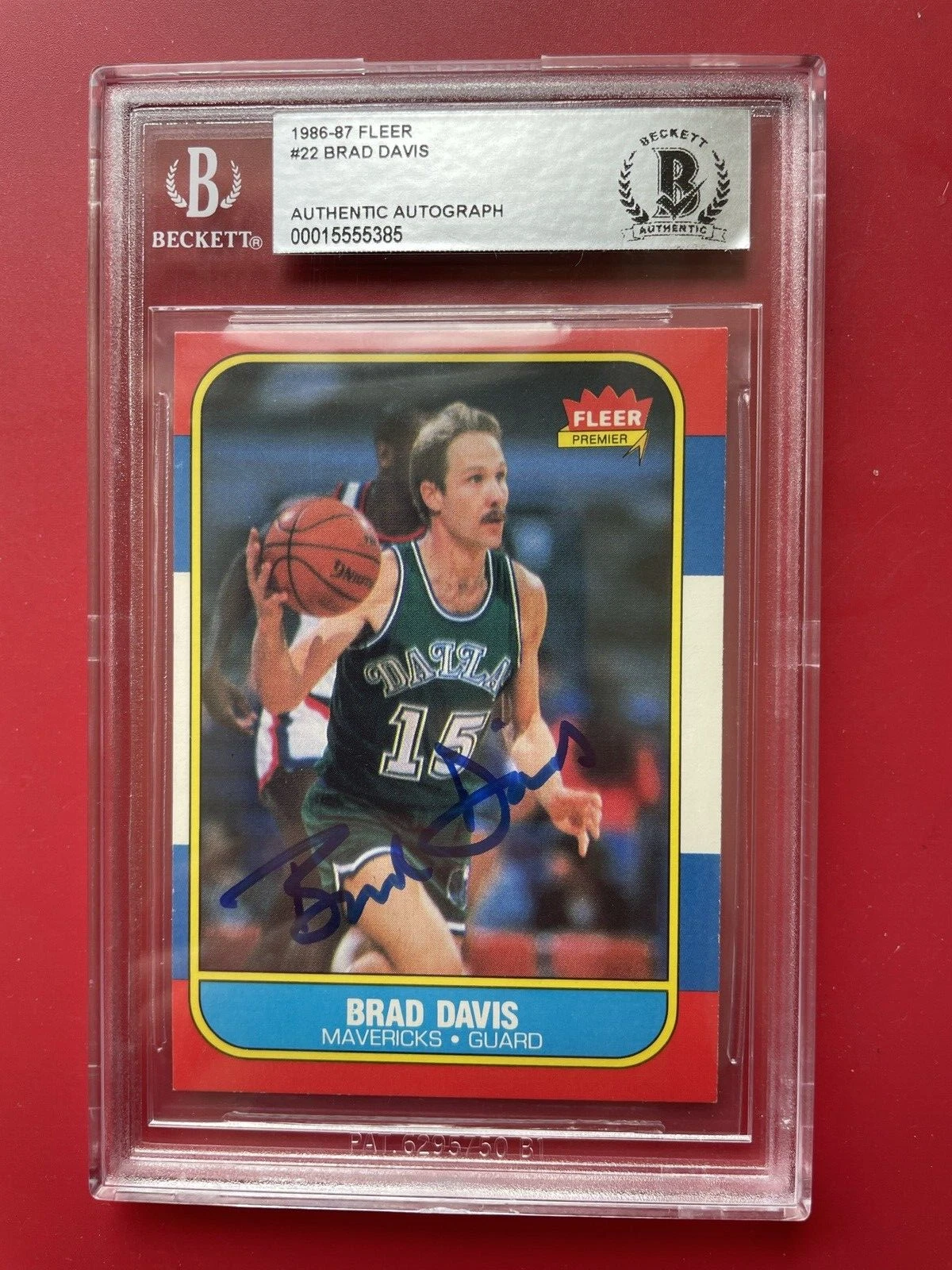 Brad Davis Mavericks 1986 NBA Fleer Card Signed Auto Beckett BAS Slabbed
