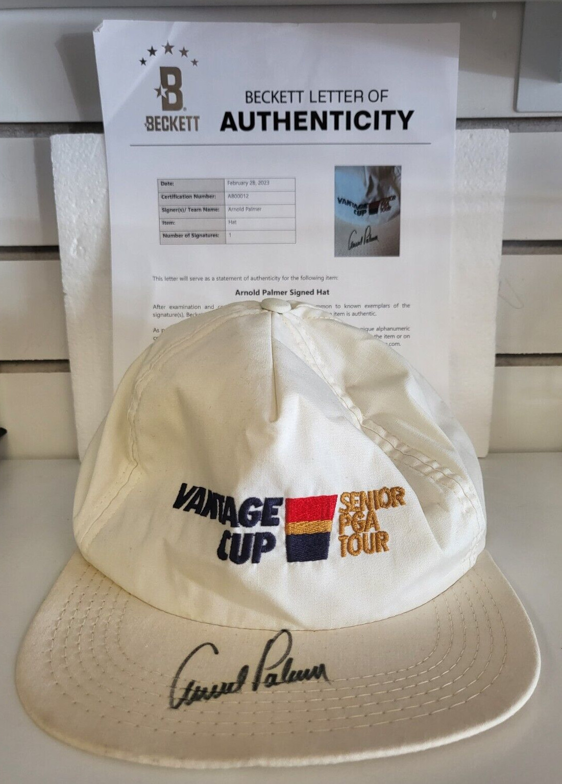 ARNOLD PALMER GOLF LEGEND SIGNED VINTAGE CUP SENIOR PGA TOUR HAT BECKETT LOA
